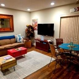For Rent: $1,000 (2 beds, 2 baths, 874 Square Feet)