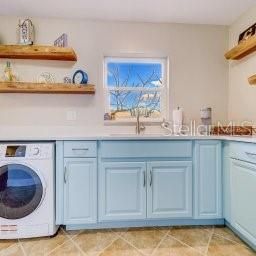 For Rent: $1,000 (2 beds, 2 baths, 874 Square Feet)