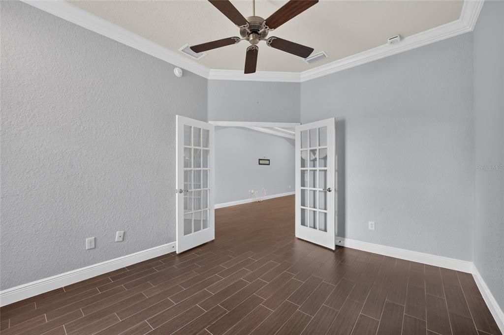 En Venta: $449,000 (3 camas, 2 baños, 2326 Pies cuadrados)