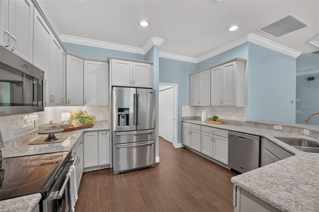 En Venta: $449,000 (3 camas, 2 baños, 2326 Pies cuadrados)