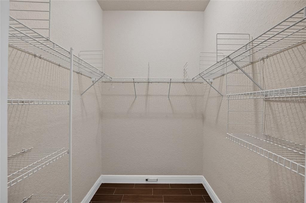 En Venta: $449,000 (3 camas, 2 baños, 2326 Pies cuadrados)