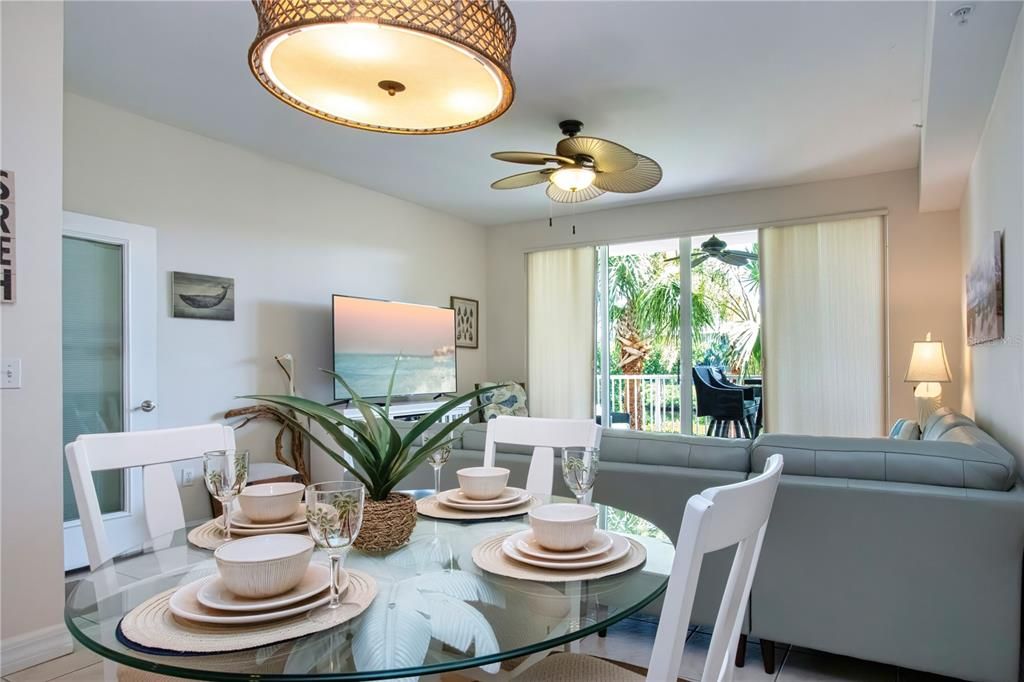 En Venta: $335,000 (2 camas, 2 baños, 1258 Pies cuadrados)