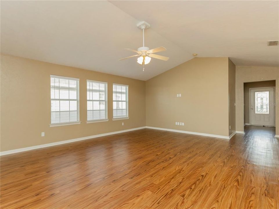 For Rent: $1,800 (2 beds, 2 baths, 1254 Square Feet)