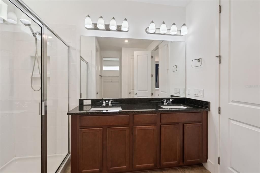 For Sale: $515,000 (3 beds, 2 baths, 2082 Square Feet)