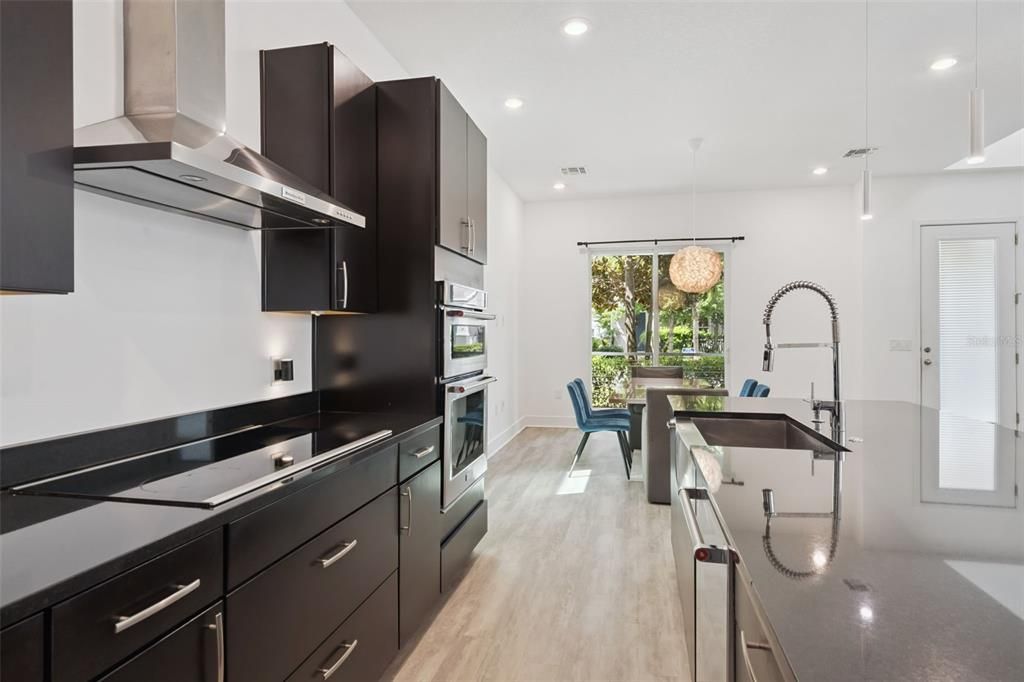 For Sale: $515,000 (3 beds, 2 baths, 2082 Square Feet)