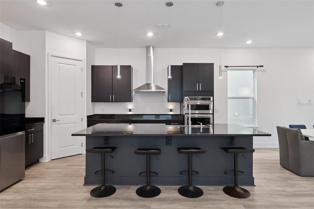 For Sale: $515,000 (3 beds, 2 baths, 2082 Square Feet)