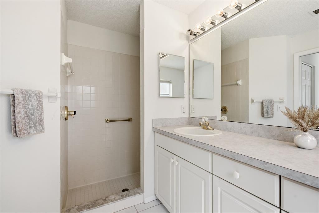 For Sale: $349,000 (2 beds, 2 baths, 1824 Square Feet)