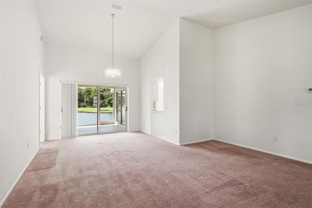 For Sale: $349,000 (2 beds, 2 baths, 1824 Square Feet)
