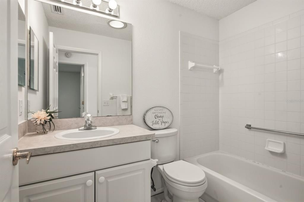 For Sale: $349,000 (2 beds, 2 baths, 1824 Square Feet)
