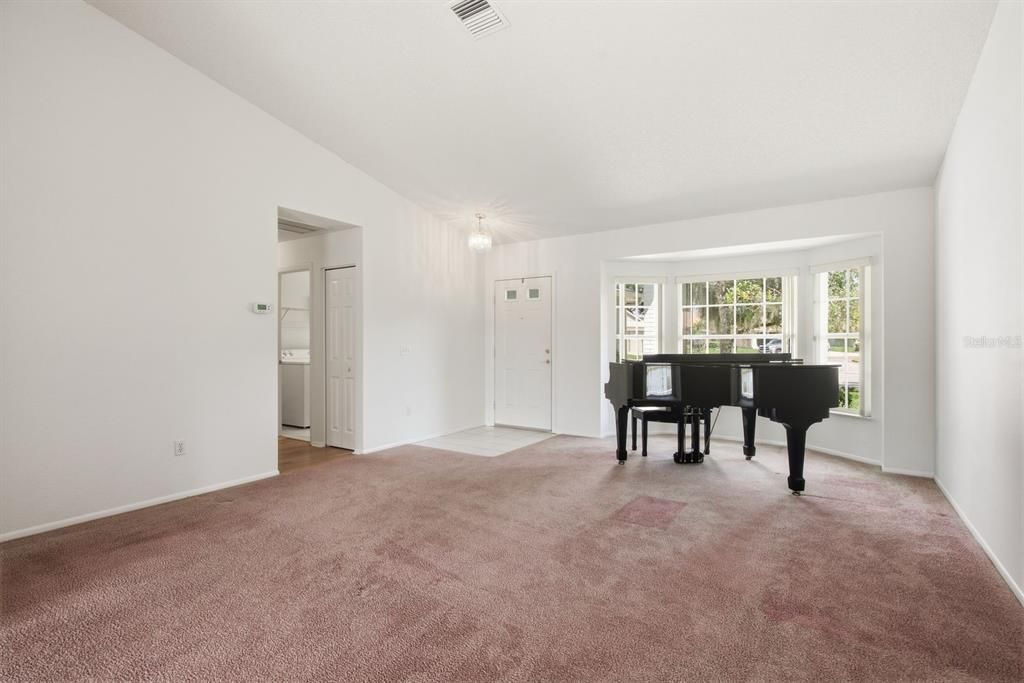 For Sale: $349,000 (2 beds, 2 baths, 1824 Square Feet)
