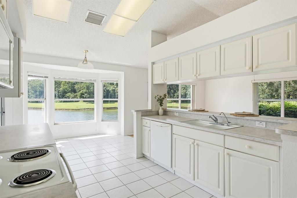 For Sale: $349,000 (2 beds, 2 baths, 1824 Square Feet)