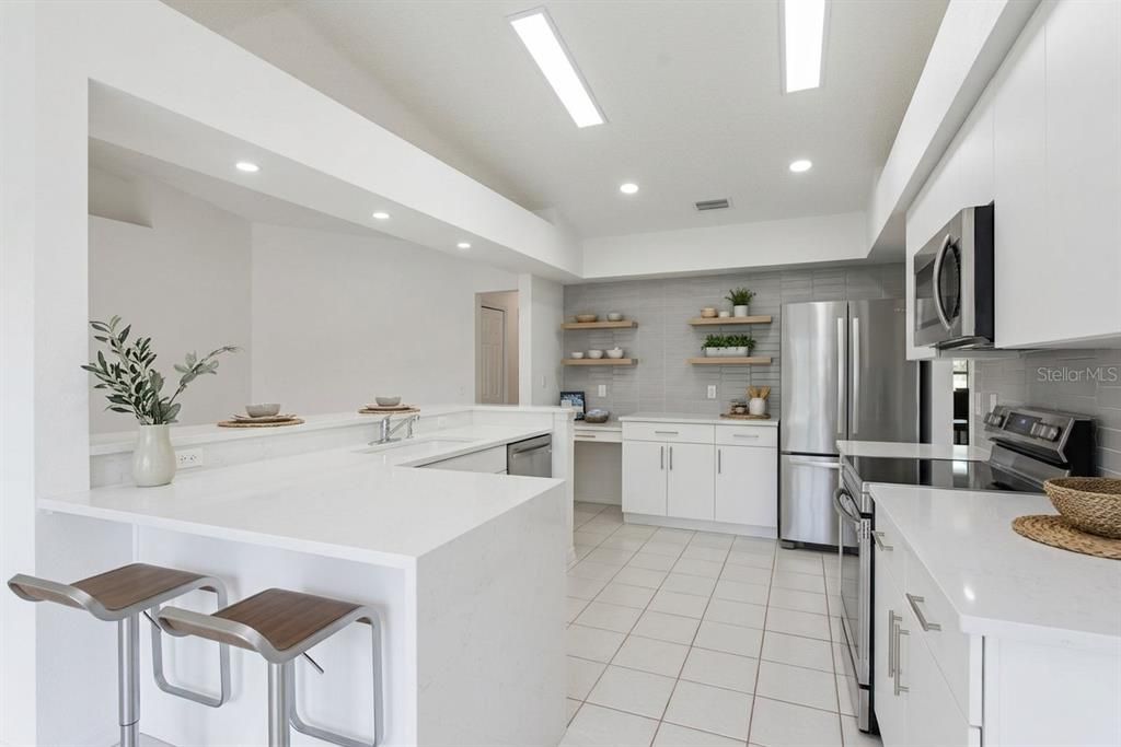 For Sale: $349,000 (2 beds, 2 baths, 1824 Square Feet)