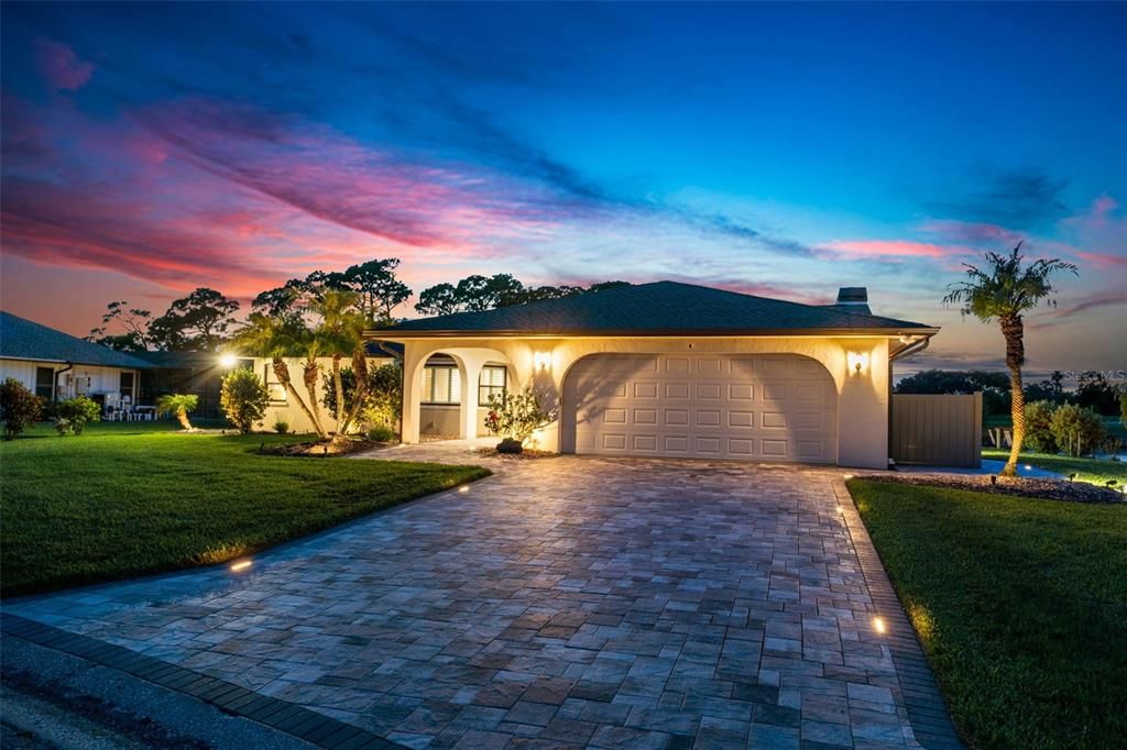 En Venta: $890,000 (3 camas, 2 baños, 2758 Pies cuadrados)