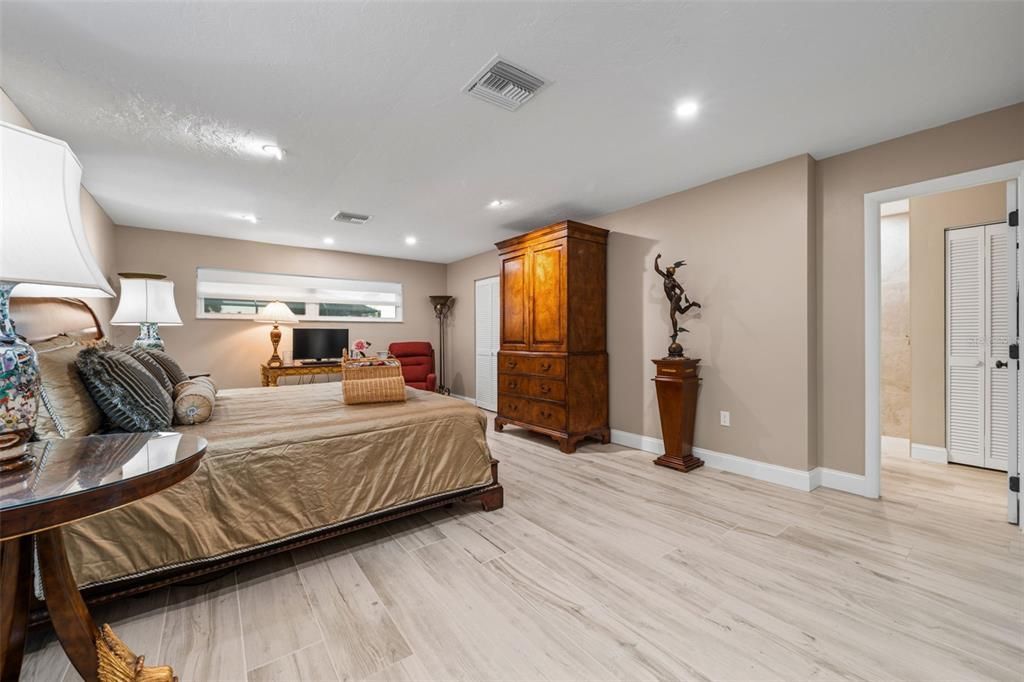 En Venta: $890,000 (3 camas, 2 baños, 2758 Pies cuadrados)