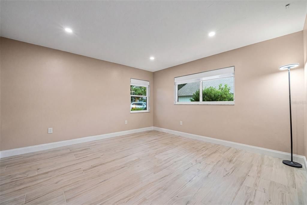 En Venta: $890,000 (3 camas, 2 baños, 2758 Pies cuadrados)