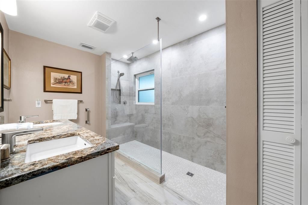 En Venta: $890,000 (3 camas, 2 baños, 2758 Pies cuadrados)