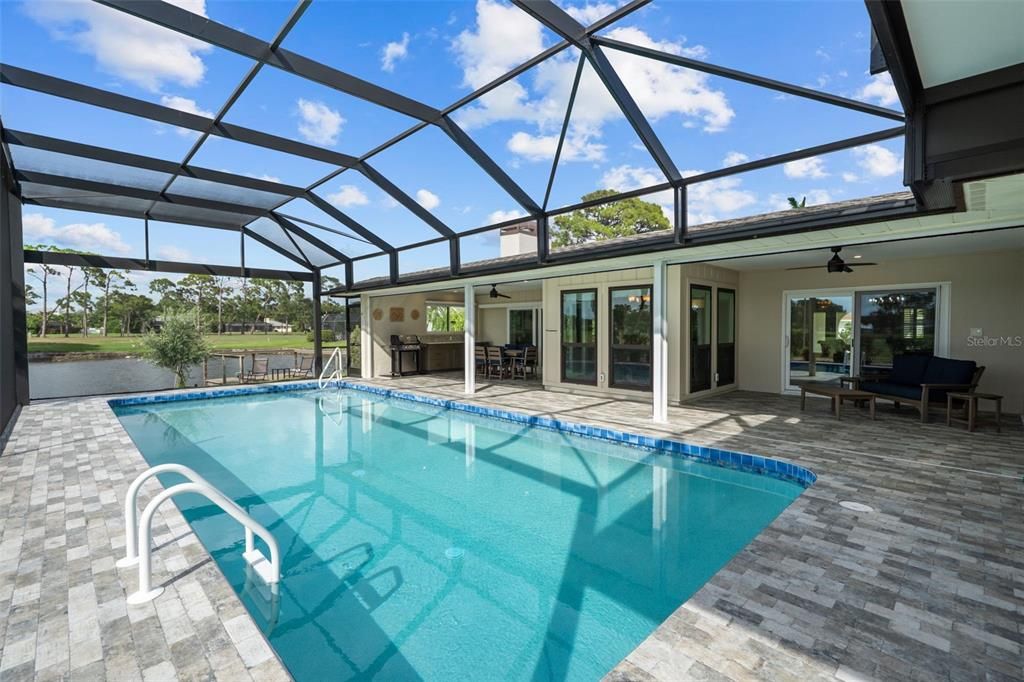En Venta: $890,000 (3 camas, 2 baños, 2758 Pies cuadrados)