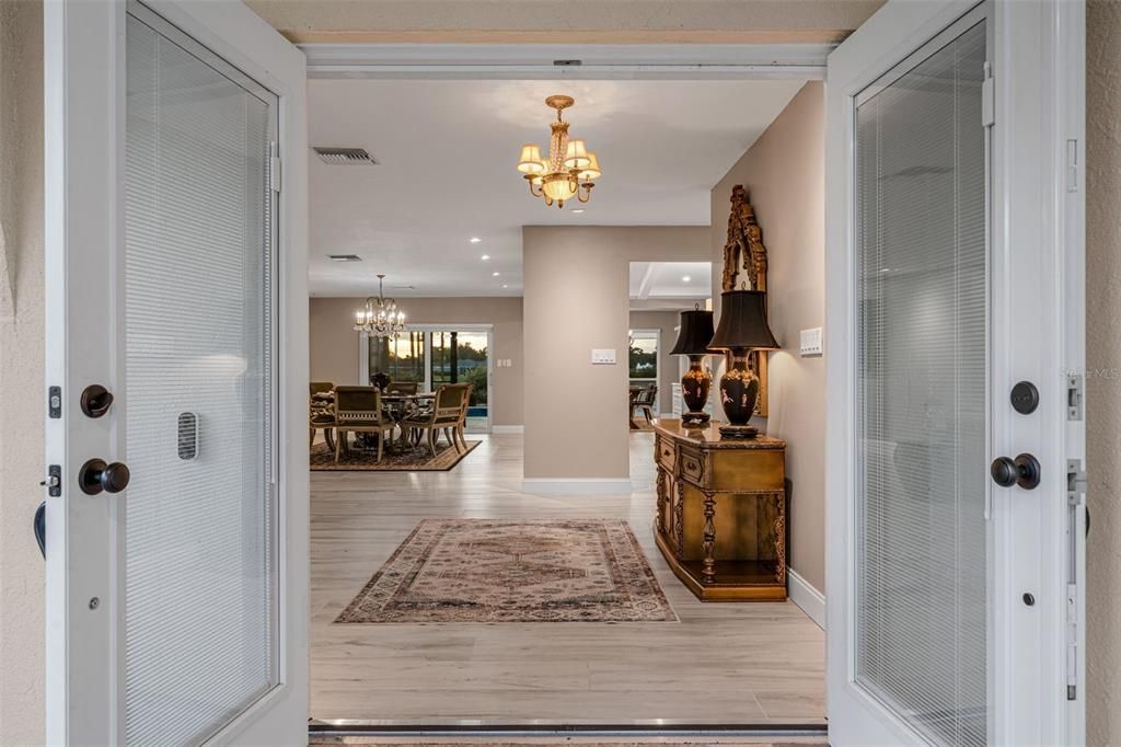 En Venta: $890,000 (3 camas, 2 baños, 2758 Pies cuadrados)
