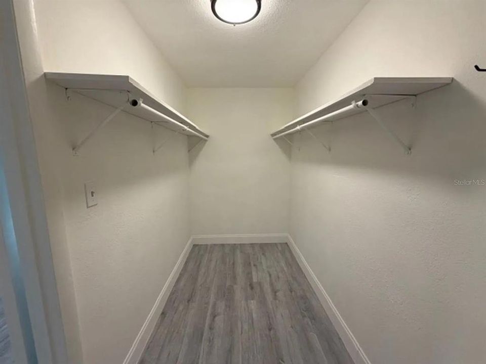 En Venta: $925,000 (4 camas, 2 baños, 2552 Pies cuadrados)