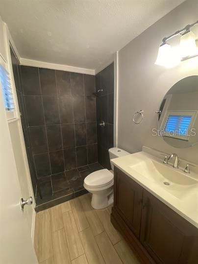 Activo con contrato: $1,900 (3 camas, 2 baños, 1327 Pies cuadrados)