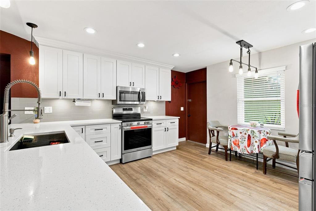 En Venta: $425,000 (3 camas, 2 baños, 1463 Pies cuadrados)
