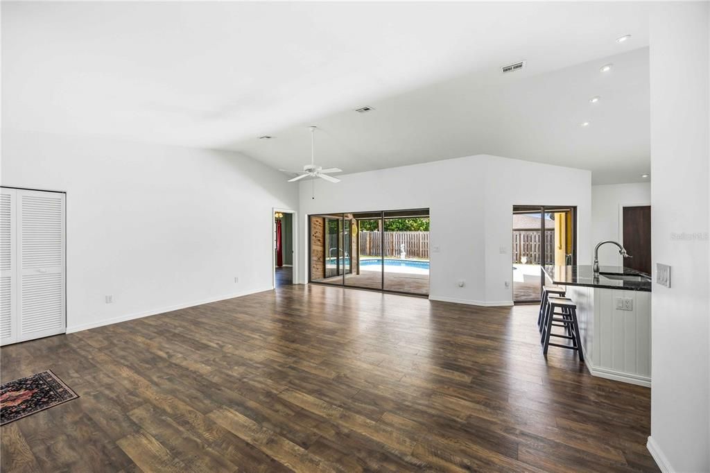 En Venta: $550,000 (3 camas, 2 baños, 1549 Pies cuadrados)