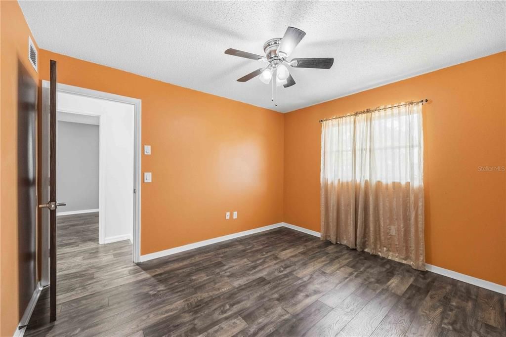 En Venta: $550,000 (3 camas, 2 baños, 1549 Pies cuadrados)