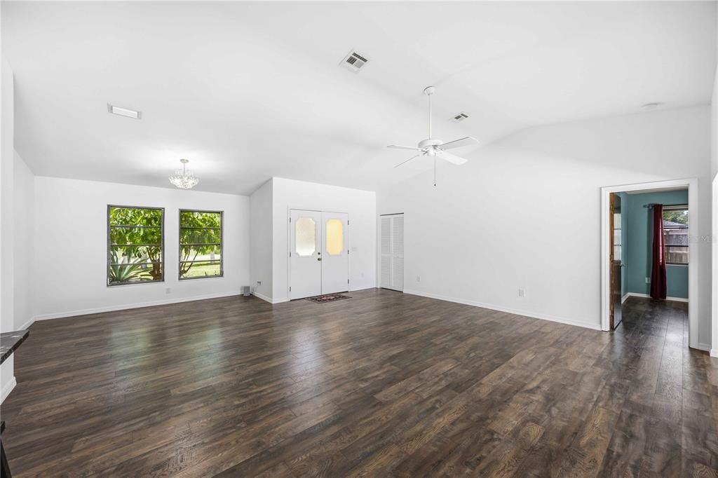 En Venta: $550,000 (3 camas, 2 baños, 1549 Pies cuadrados)