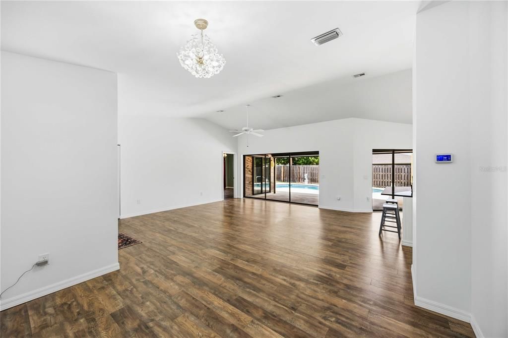 En Venta: $550,000 (3 camas, 2 baños, 1549 Pies cuadrados)