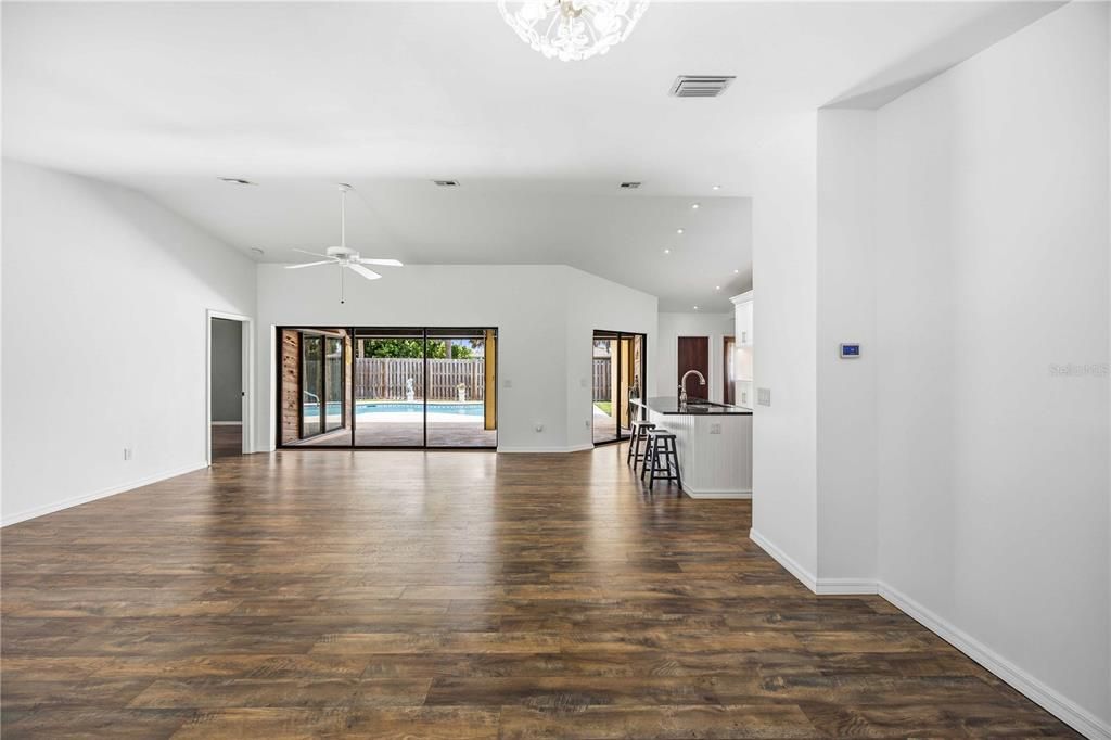 En Venta: $550,000 (3 camas, 2 baños, 1549 Pies cuadrados)
