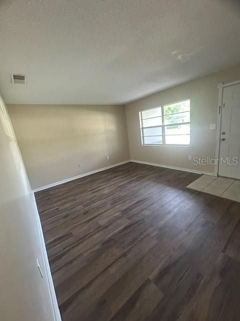 En Renta: $1,995 (3 camas, 1 baños, 1087 Pies cuadrados)
