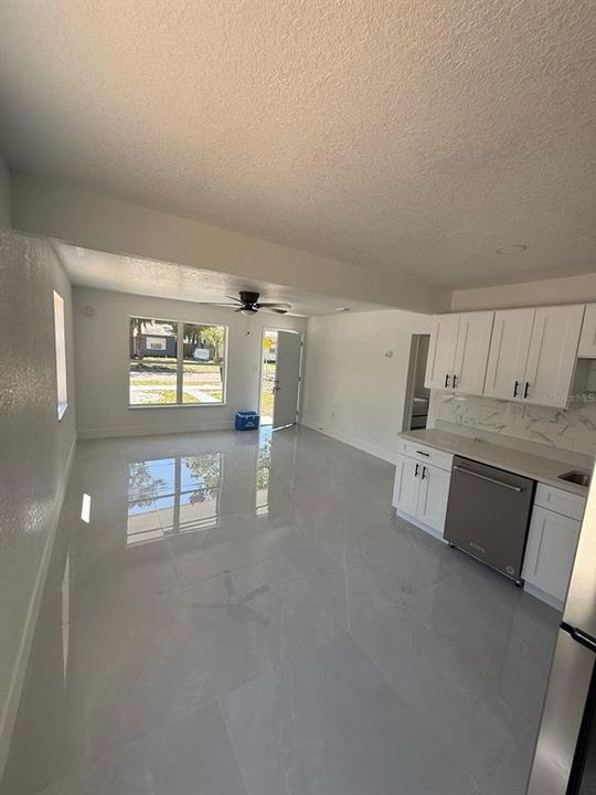 En Venta: $450,000 (4 camas, 0 baños, 1594 Pies cuadrados)