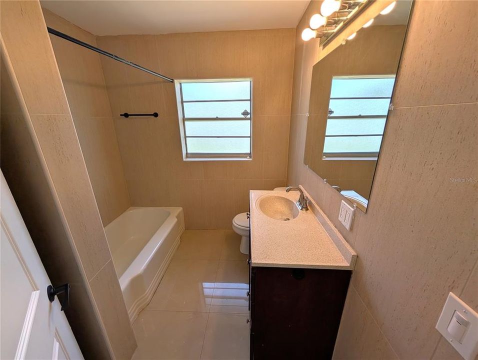 В аренду: $3,250 (3 спален, 2 ванн, 1950 Квадратных фут)