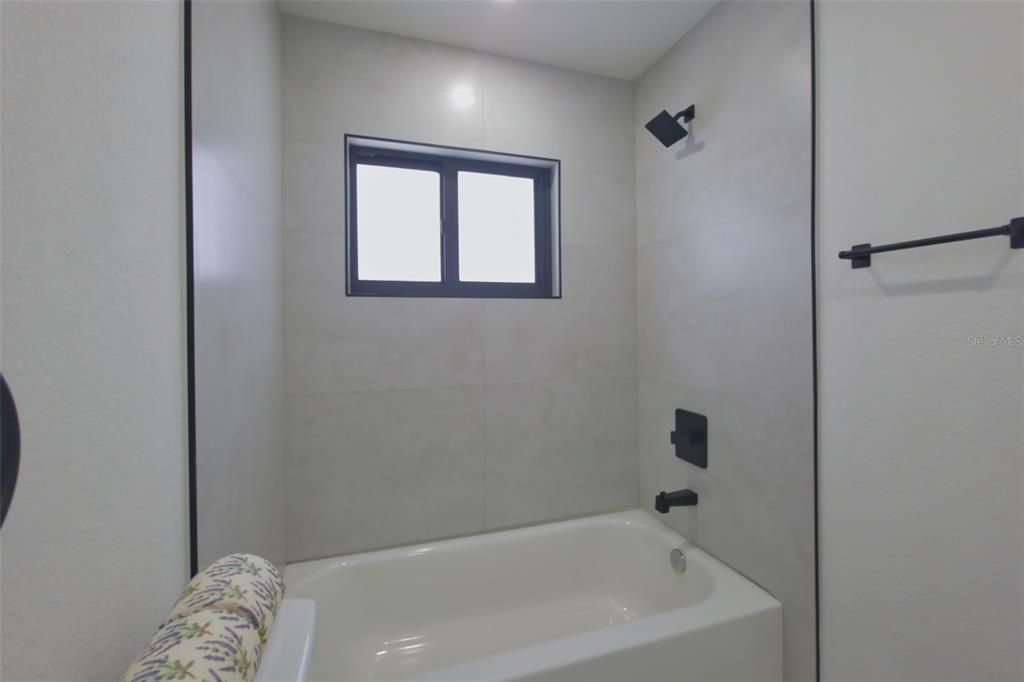 На продажу: $595,000 (3 спален, 2 ванн, 1802 Квадратных фут)