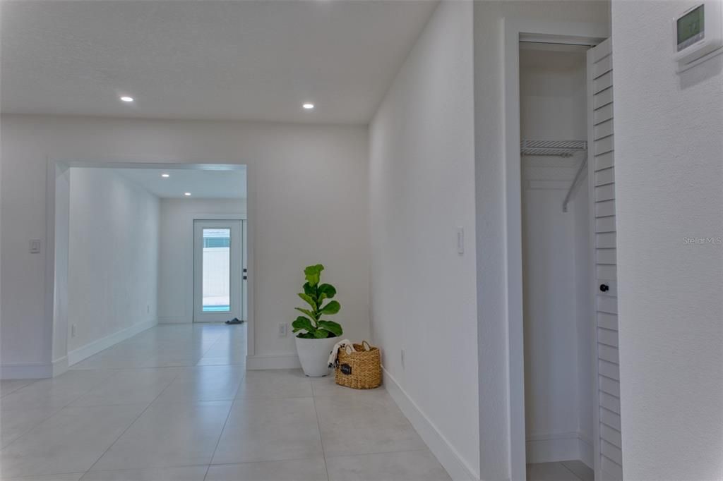 На продажу: $595,000 (3 спален, 2 ванн, 1802 Квадратных фут)