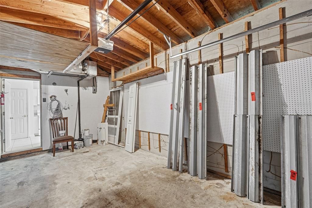 For Sale: $199,900 (3 beds, 1 baths, 1195 Square Feet)