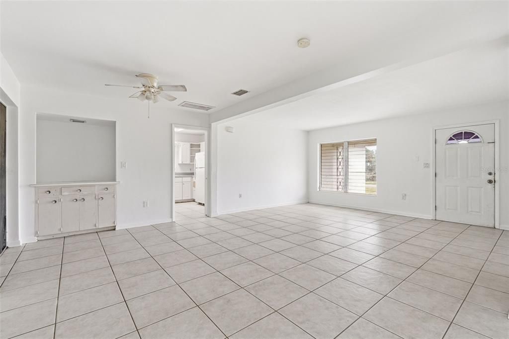 For Sale: $199,900 (3 beds, 1 baths, 1195 Square Feet)