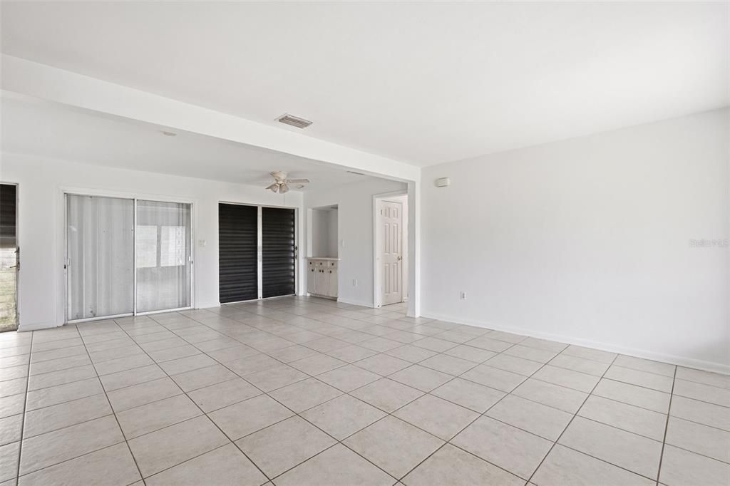 For Sale: $199,900 (3 beds, 1 baths, 1195 Square Feet)