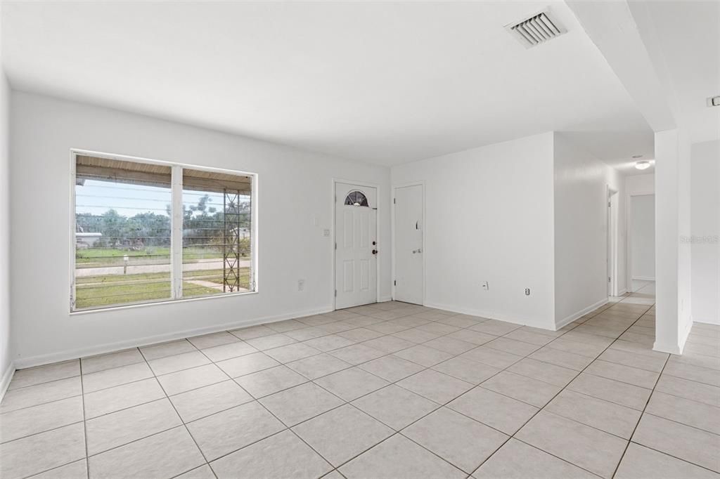 For Sale: $199,900 (3 beds, 1 baths, 1195 Square Feet)
