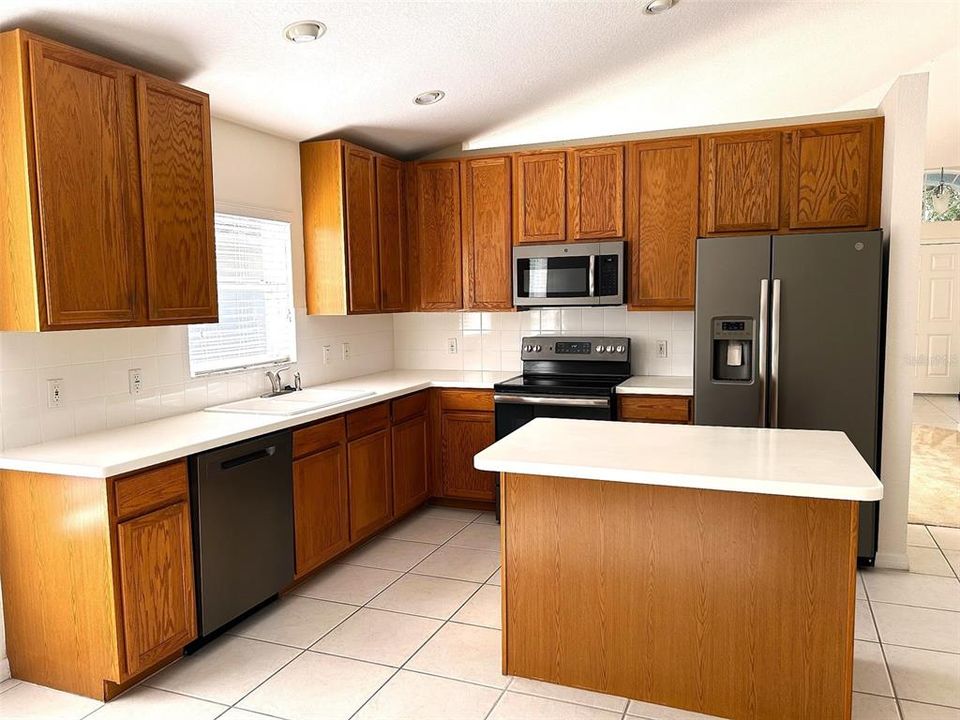 For Sale: $339,000 (3 beds, 2 baths, 2032 Square Feet)