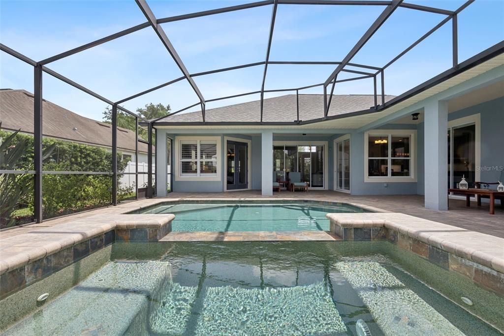 Activo con contrato: $768,000 (5 camas, 3 baños, 3075 Pies cuadrados)
