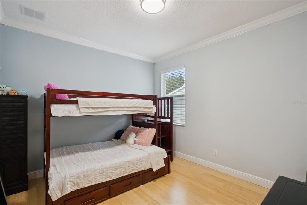 Activo con contrato: $768,000 (5 camas, 3 baños, 3075 Pies cuadrados)