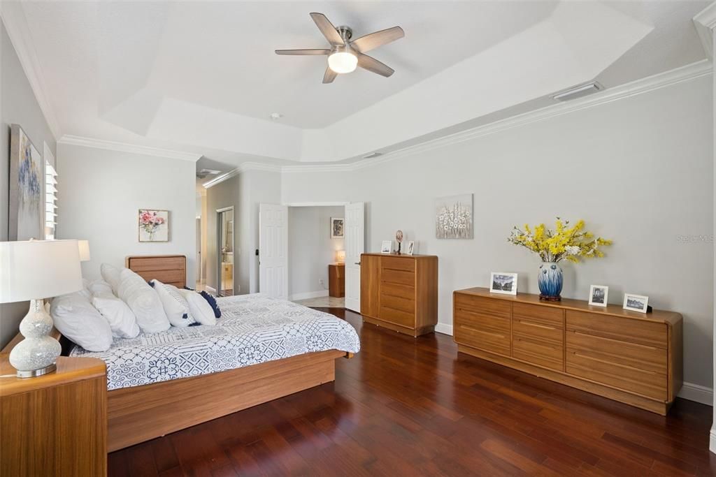 Activo con contrato: $768,000 (5 camas, 3 baños, 3075 Pies cuadrados)