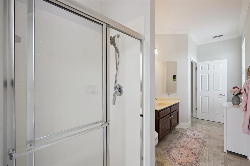 Activo con contrato: $768,000 (5 camas, 3 baños, 3075 Pies cuadrados)
