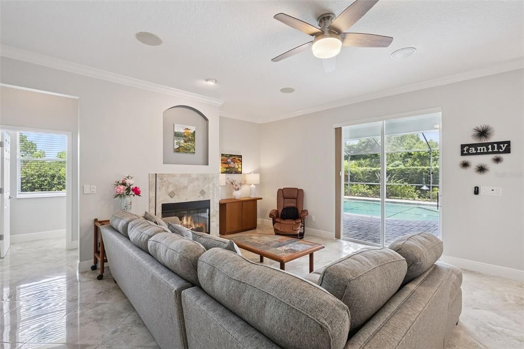 Activo con contrato: $768,000 (5 camas, 3 baños, 3075 Pies cuadrados)