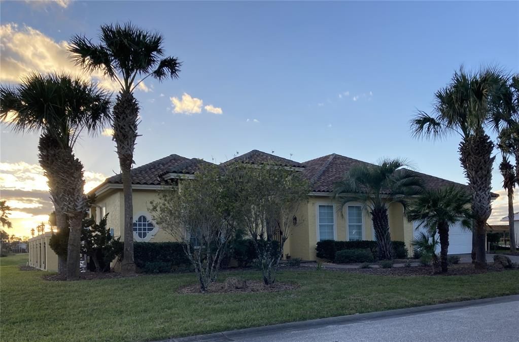 For Sale: $1,025,000 (4 beds, 3 baths, 2750 Square Feet)