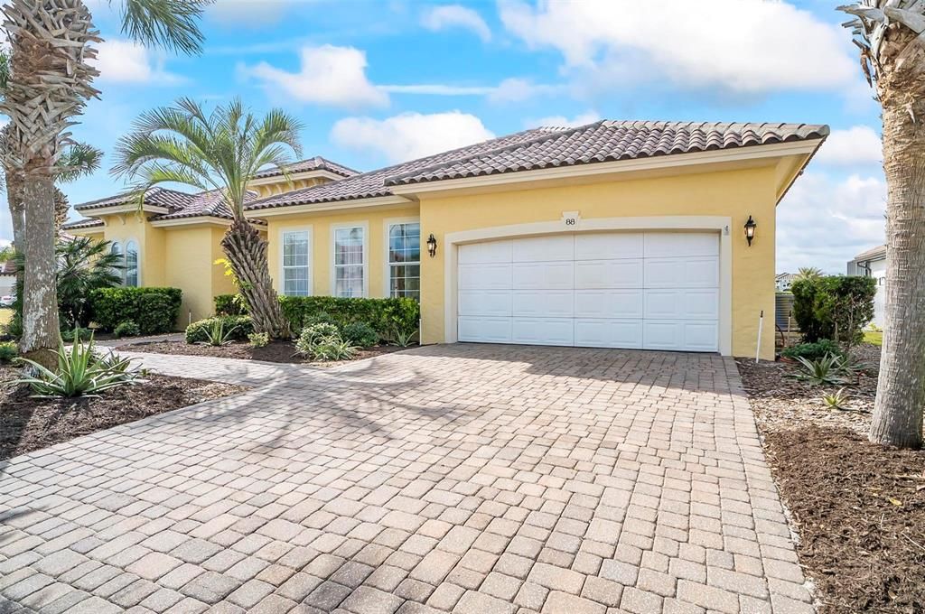 For Sale: $1,025,000 (4 beds, 3 baths, 2750 Square Feet)