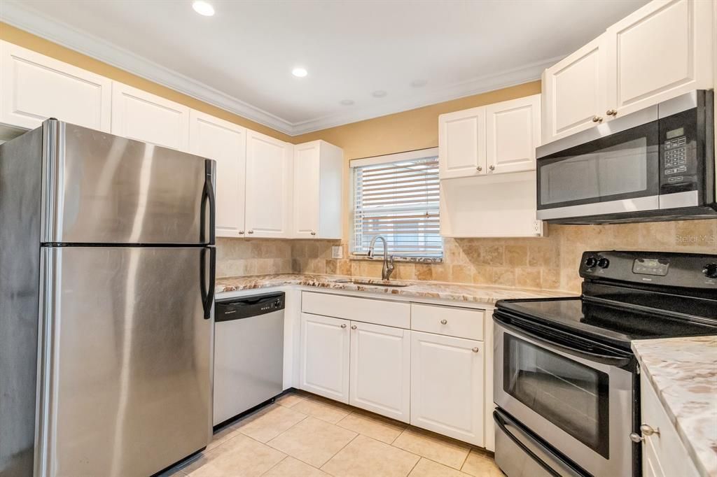 For Rent: $2,750 (3 beds, 2 baths, 1300 Square Feet)