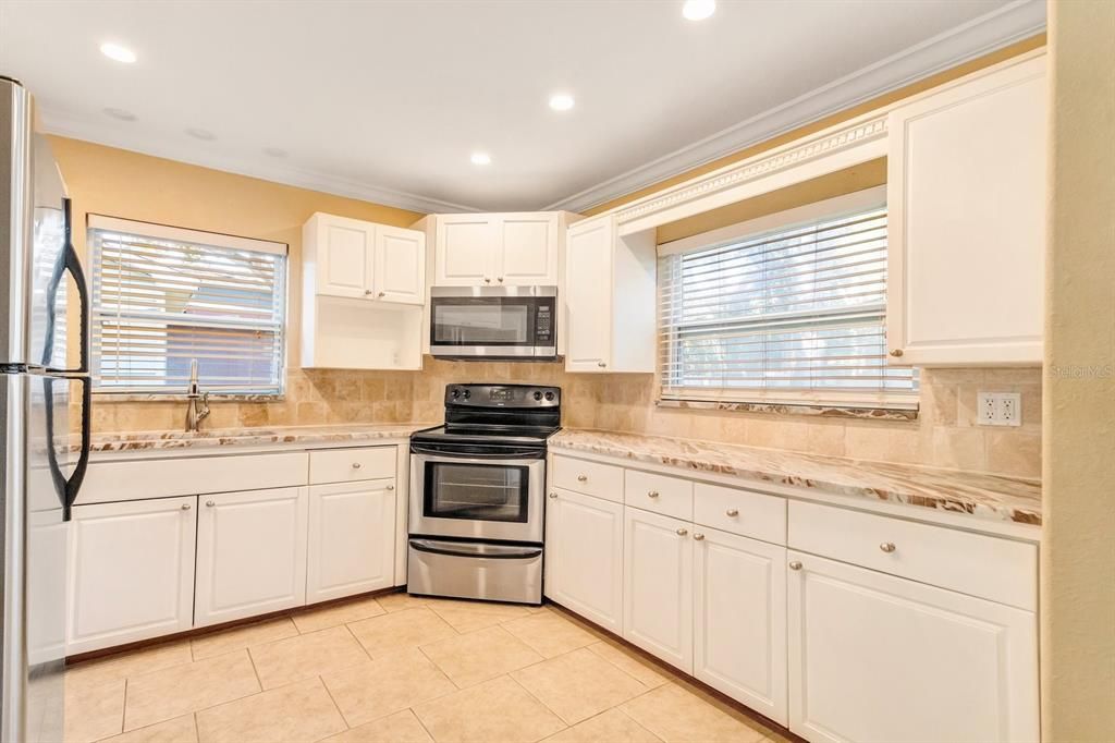 For Rent: $2,750 (3 beds, 2 baths, 1300 Square Feet)