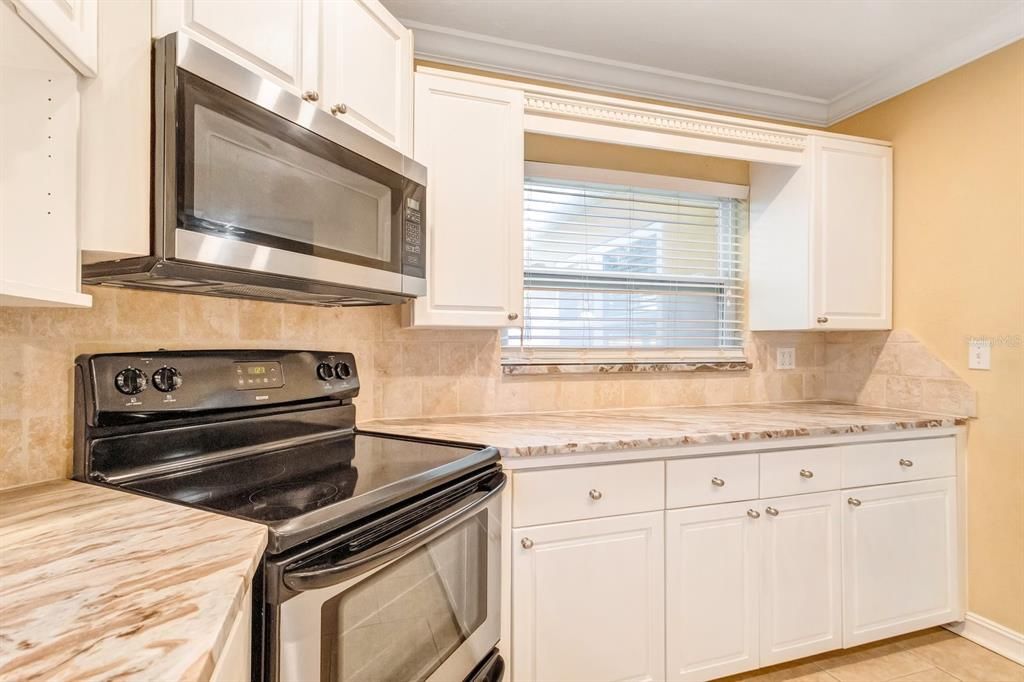 For Rent: $2,750 (3 beds, 2 baths, 1300 Square Feet)